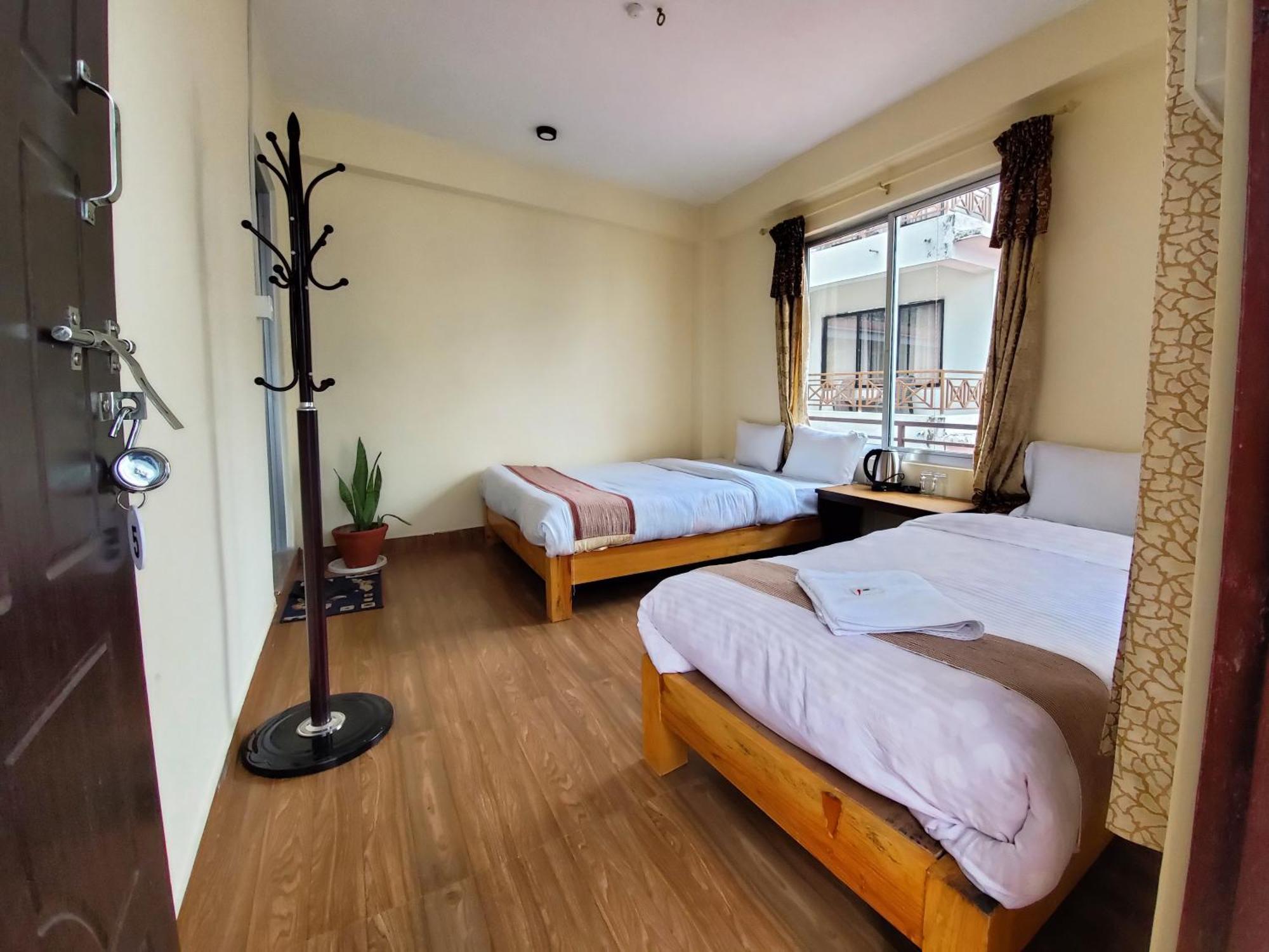 Santoshi Guest House, Pokhara Kültér fotó