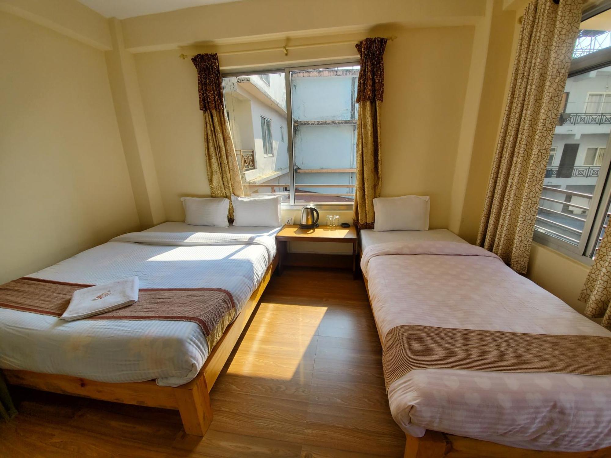 Santoshi Guest House, Pokhara Szoba fotó