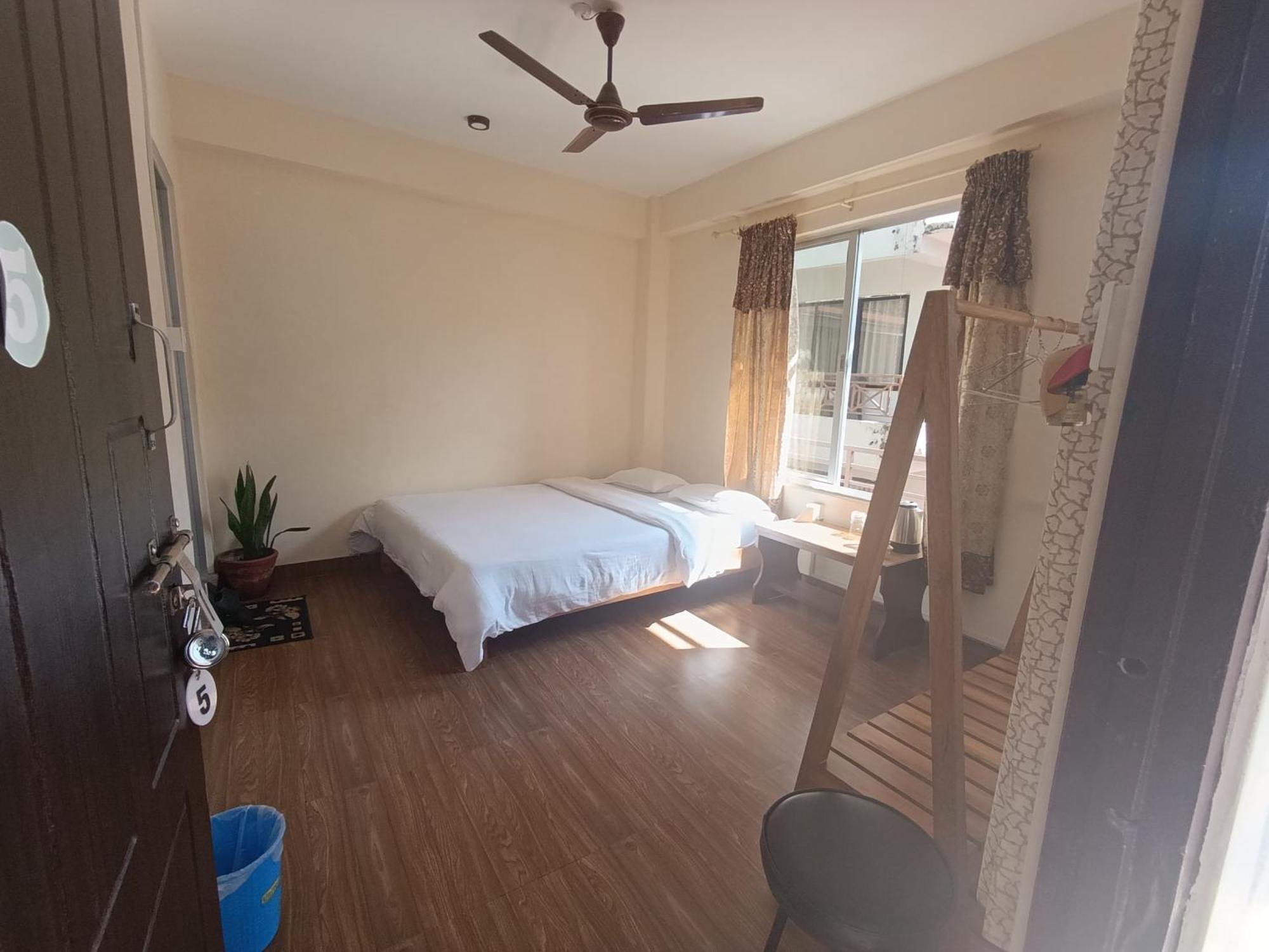 Santoshi Guest House, Pokhara Szoba fotó