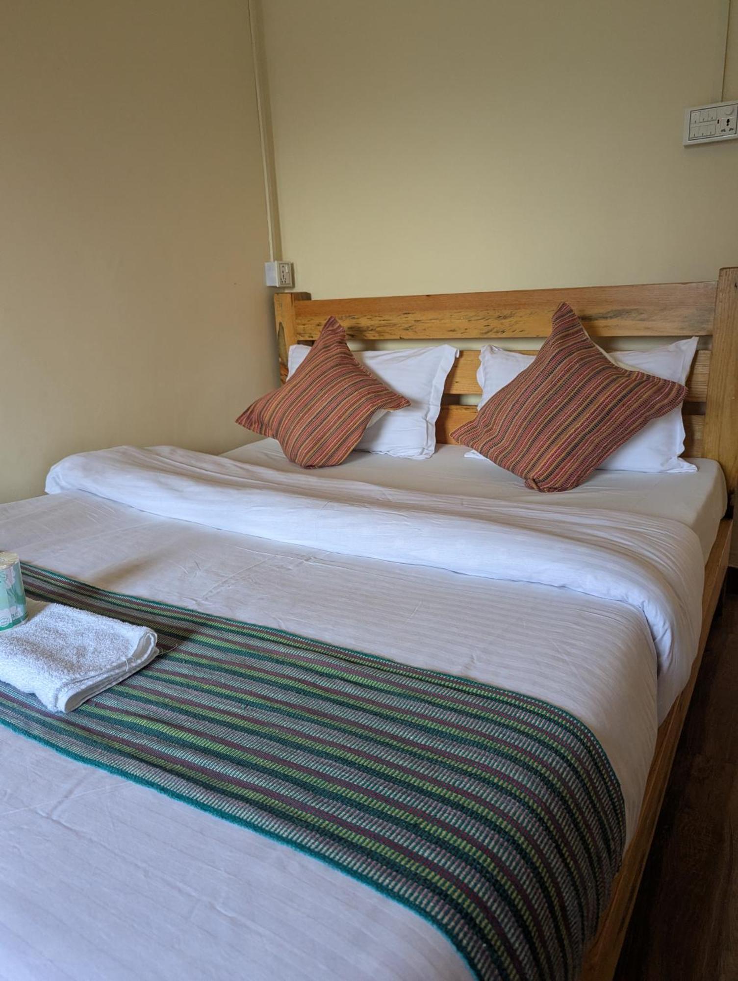 Santoshi Guest House, Pokhara Szoba fotó