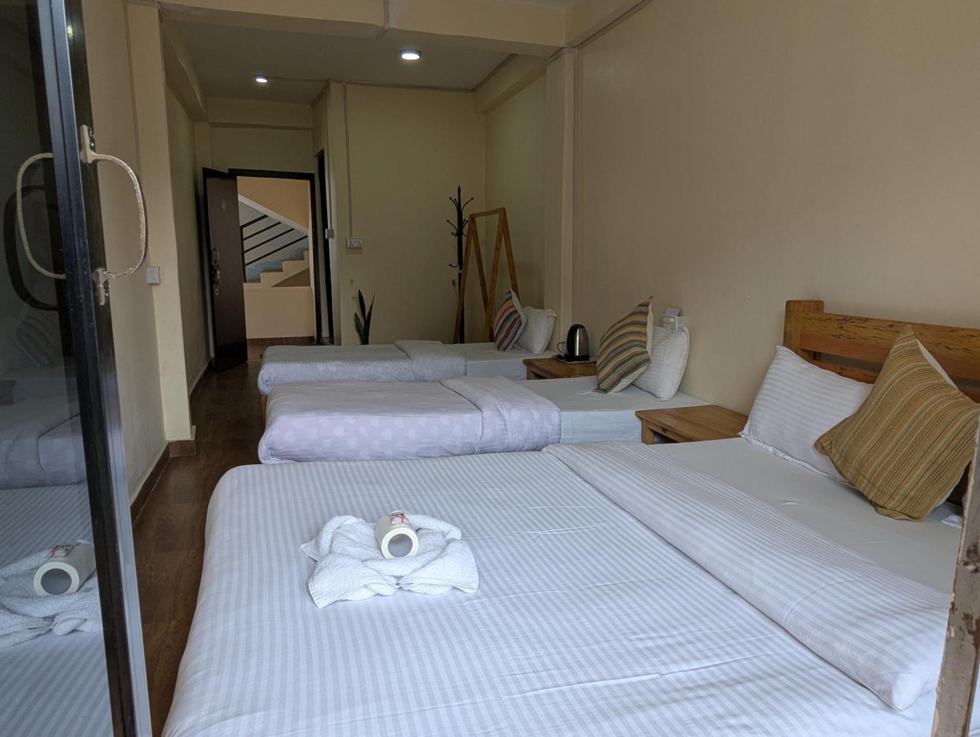 Santoshi Guest House, Pokhara Kültér fotó