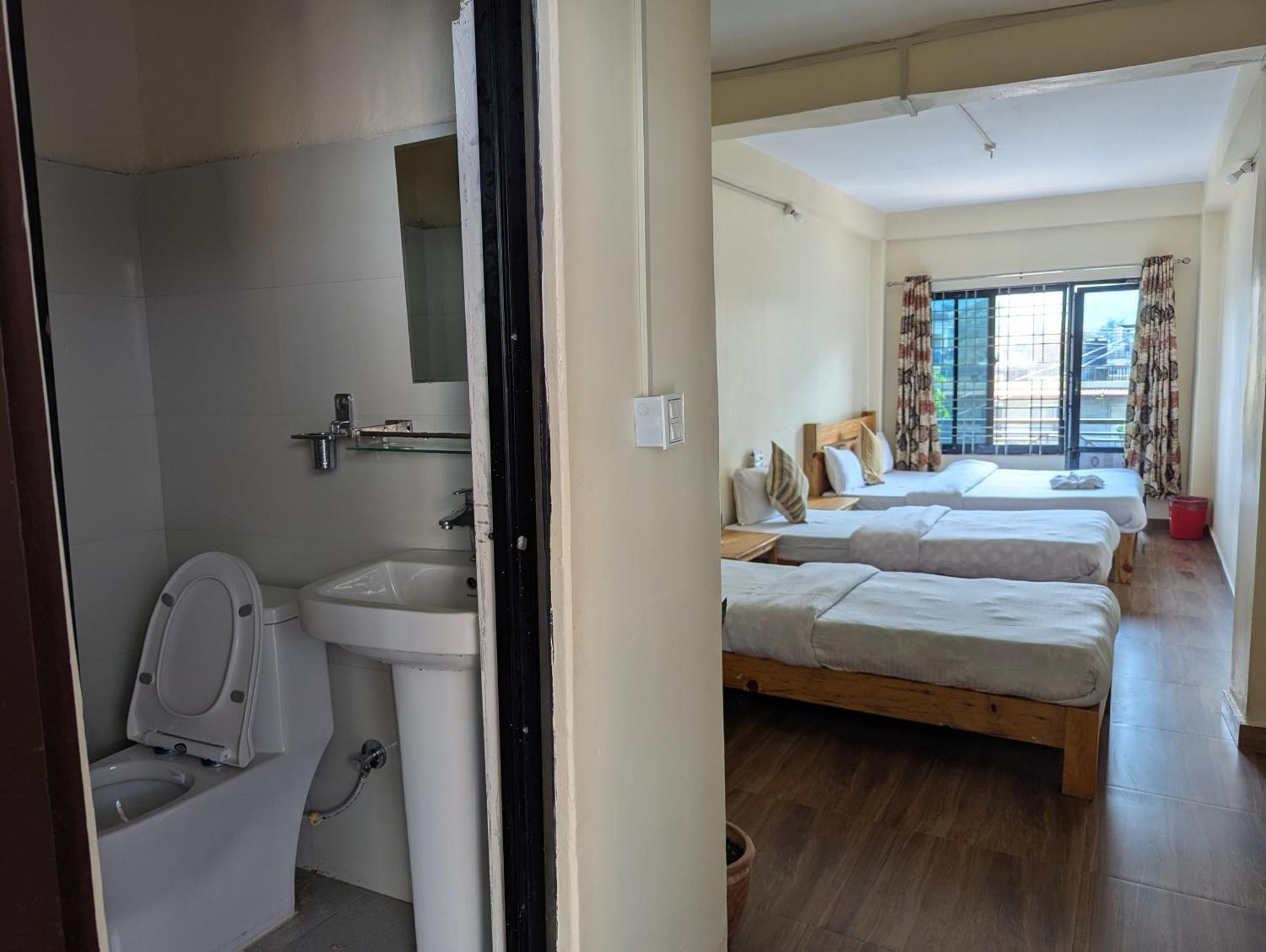 Santoshi Guest House, Pokhara Kültér fotó