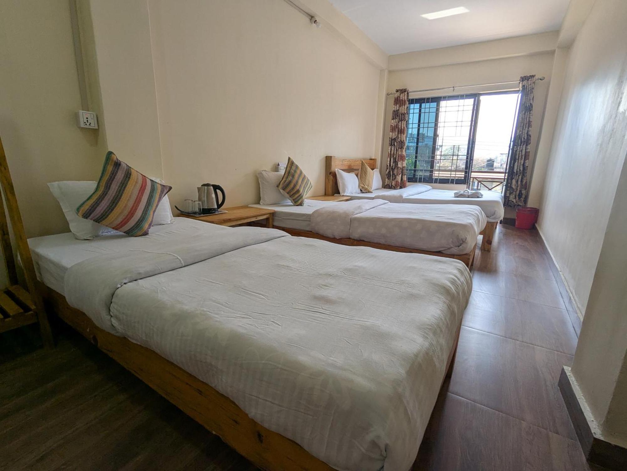 Santoshi Guest House, Pokhara Szoba fotó